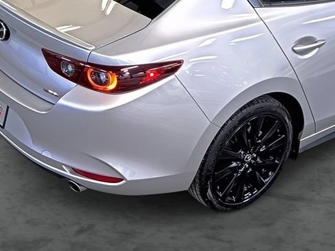 Used 2024 MAZDA MAZDA3 s FWD image 13