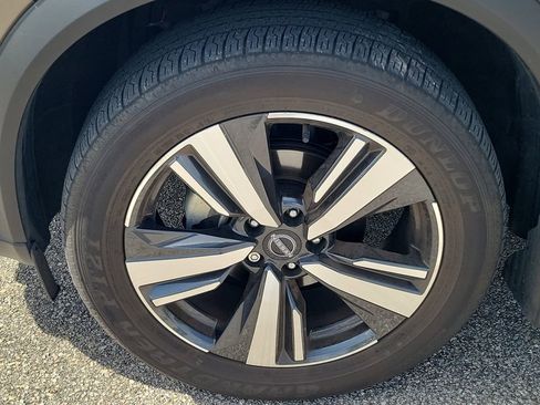 Used 2024 Nissan Rogue SL w/ SL Premium Package FWD image 7