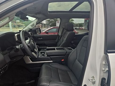 Used 2024 Toyota Tundra Limited w/ TRD Off-Road Package AWD/4WD image 8