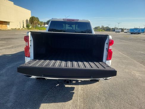 Used 2020 Chevrolet Silverado 1500 High Country w/ Technology Package image 8