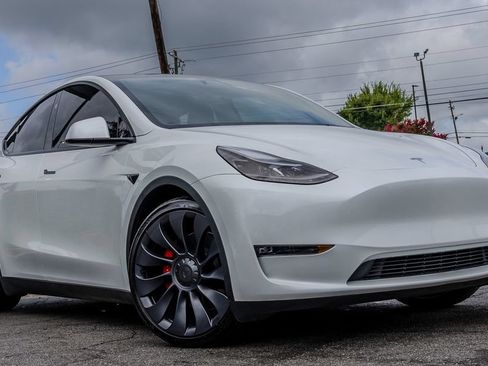 Used 2024 Tesla Model Y Performance AWD/4WD image 3