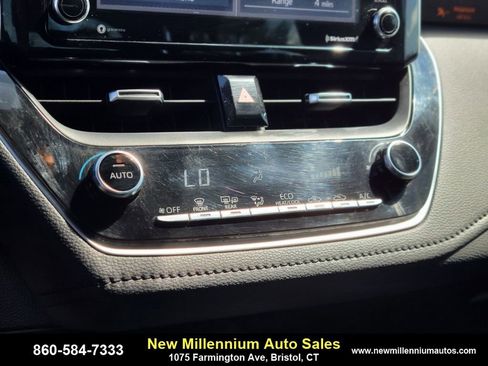 Used 2021 Toyota Corolla SE image 23