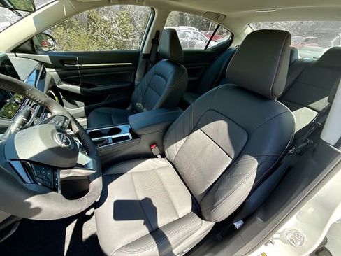 New 2025 Nissan Altima 2.5 SR w/ SR Premium Package image 12