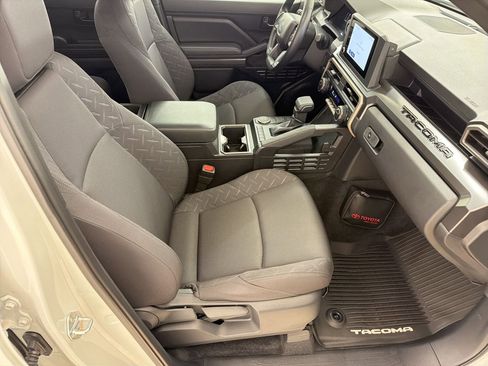 Used 2025 Toyota Tacoma SR5 image 28