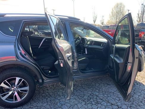 Used 2017 Toyota RAV4 XLE image 11