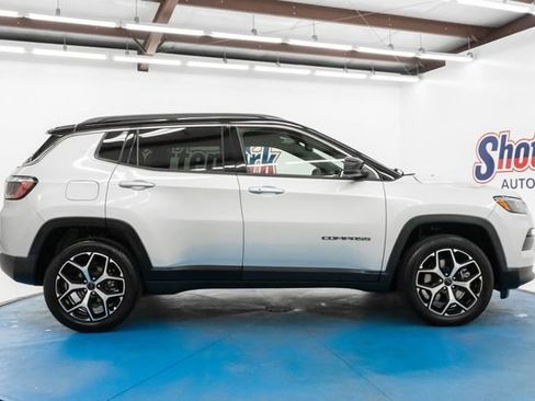 Used 2025 Jeep Compass Limited AWD/4WD image 12