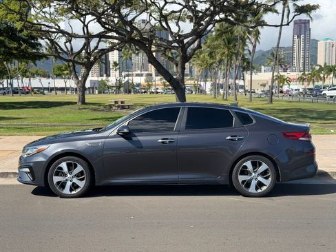 Used 2019 Kia Optima S FWD image 2