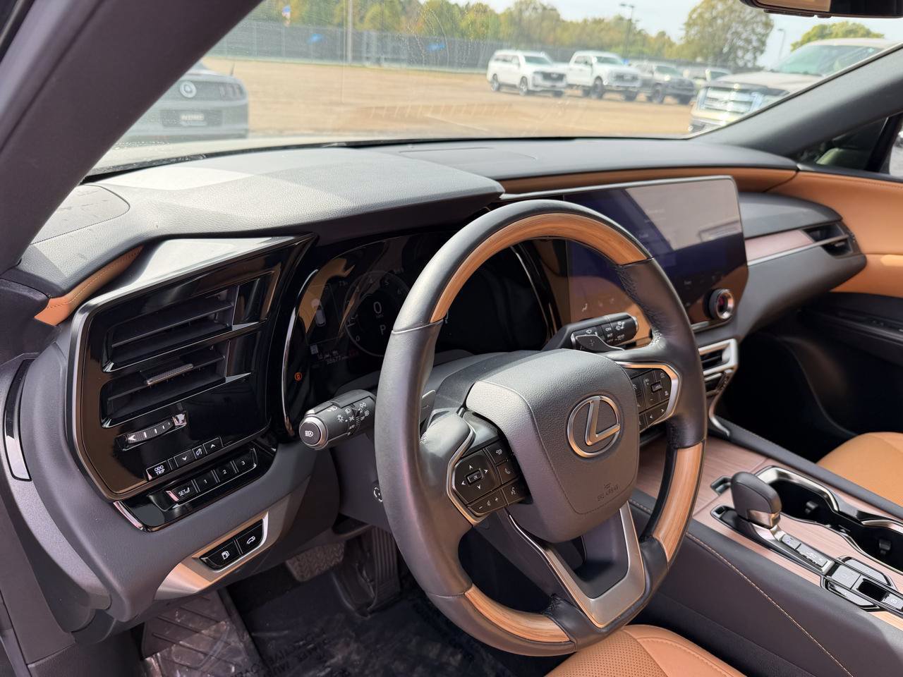 Used 2024 Lexus RX 350 Premium w/ Cold Area Package FWD image 7