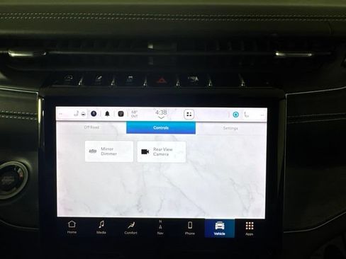 Used 2022 Jeep Grand Cherokee Overland w/ Luxury Tech Group IV AWD/4WD image 15
