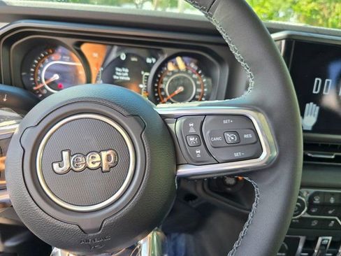 New 2025 Jeep Wrangler Unlimited Sahara w/ Safety Group AWD/4WD image 18