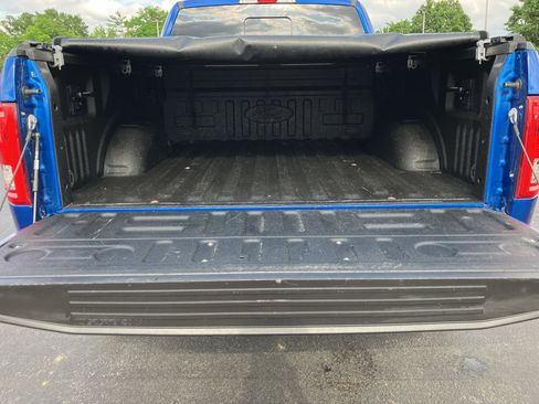 Used 2017 Ford F150 XLT w/ Equipment Group 302A Luxury AWD/4WD image 8