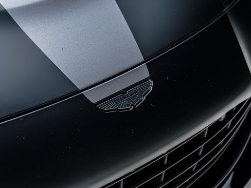 Used 2023 Aston Martin V8 Vantage Coupe RWD image 21