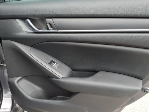 Used 2018 Honda Accord Sport image 16