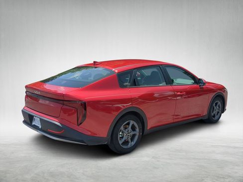 New 2025 Kia K4 LXS image 3