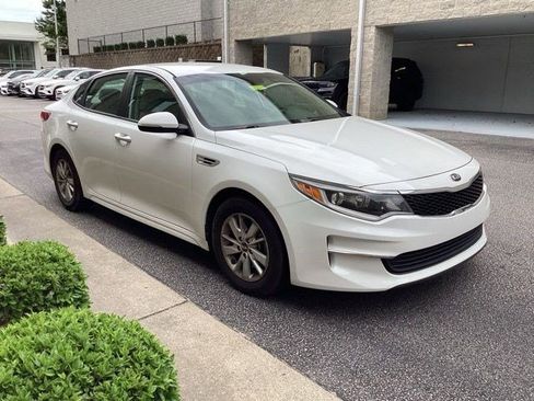 Used 2018 Kia Optima LX FWD image 2