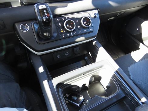 Used 2020 Land Rover Defender 110 S image 23