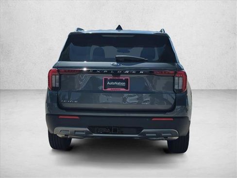 New 2026 Ford Explorer Active w/ Active Comfort Package RWD image 8