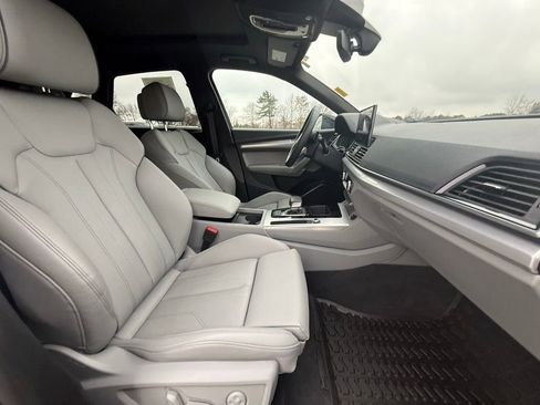 Used 2024 Audi Q5 2.0T Premium w/ Summer of Audi Package image 34