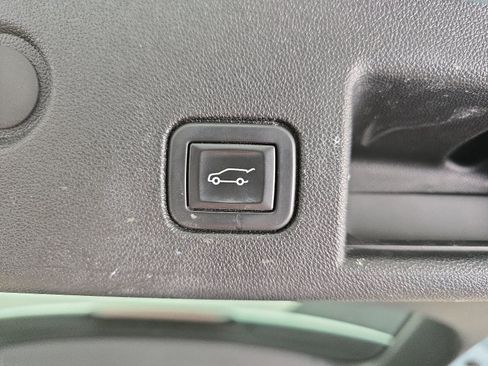Used 2022 Chevrolet Equinox LT FWD image 31