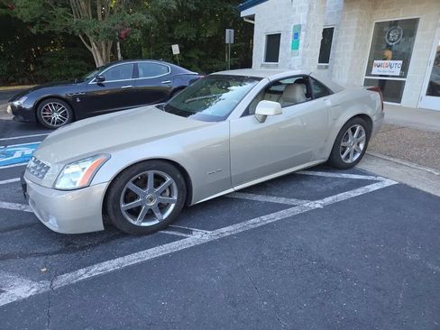 Used 2006 Cadillac XLR RWD image 7
