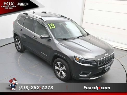 Used 2019 Jeep Cherokee Limited AWD/4WD image 27
