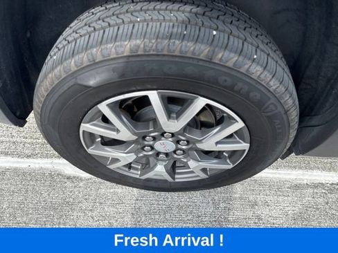 Used 2023 GMC Acadia SLE w/ Driver Convenience Package FWD image 22
