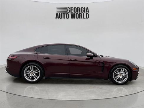 Used 2018 Porsche Panamera 4 image 10