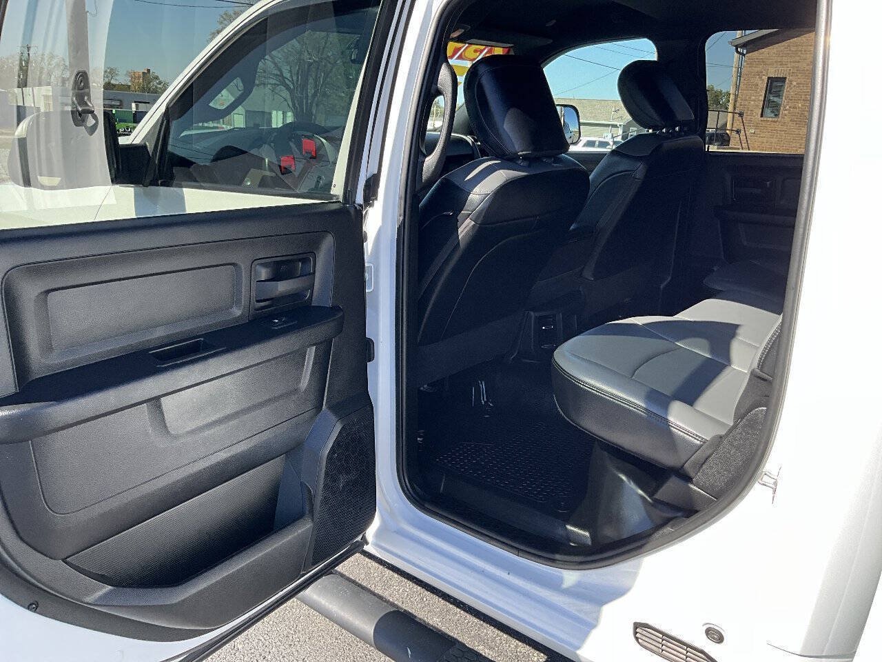 Used 2021 RAM 3500 Tradesman w/ Chrome Appearance Group AWD/4WD image 22