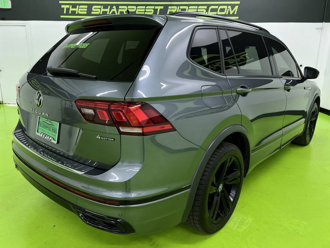 Used 2024 Volkswagen Tiguan SE R-Line AWD/4WD image 10