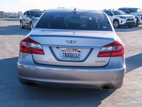 Used 2013 Hyundai Genesis 3.8 RWD image 5