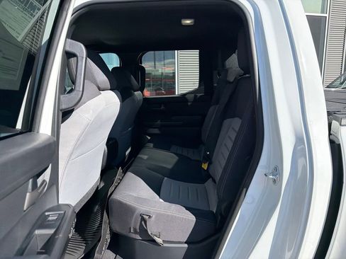 Used 2025 Toyota Tacoma TRD Sport image 12