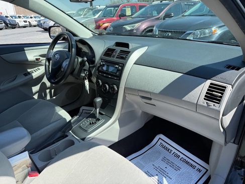 Used 2013 Toyota Corolla L image 29