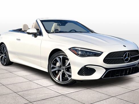Used 2025 Mercedes-Benz CLE 300 4MATIC Cabriolet image 2