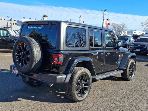 Used 2021 Jeep Wrangler Unlimited Sahara w/ Cold Weather Group image 6