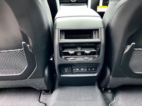 New 2026 Jeep Grand Cherokee Limited image 17