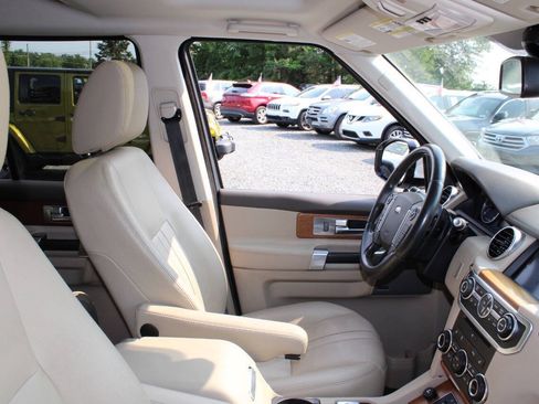Used 2016 Land Rover LR4 HSE Silver Edition AWD/4WD image 11