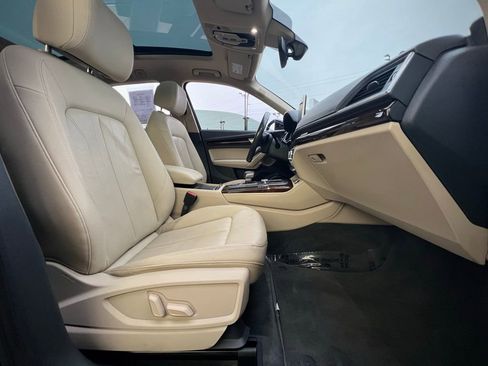 Used 2019 Audi Q5 Prestige w/ Prestige Package image 29