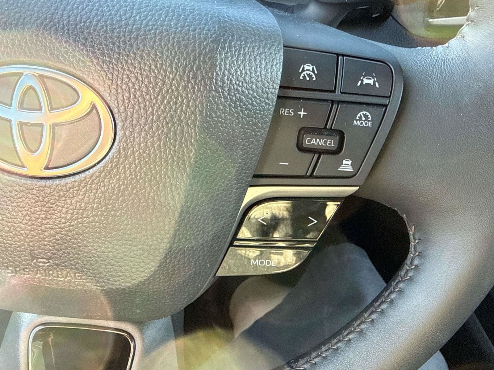 Used 2026 Toyota Camry XLE AWD/4WD image 24