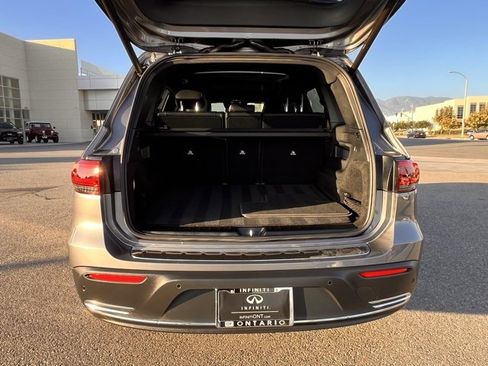 Used 2022 Mercedes-Benz EQB 350 4MATIC image 30