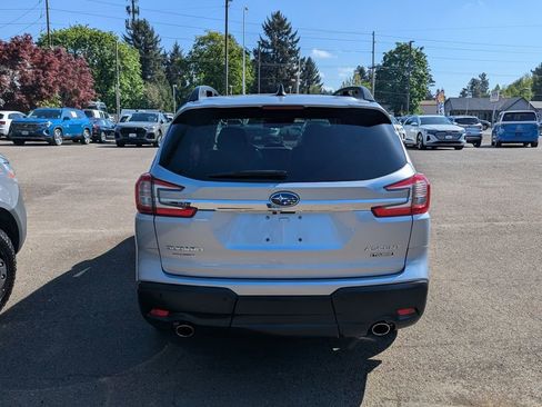 Used 2023 Subaru Ascent Touring AWD/4WD image 4
