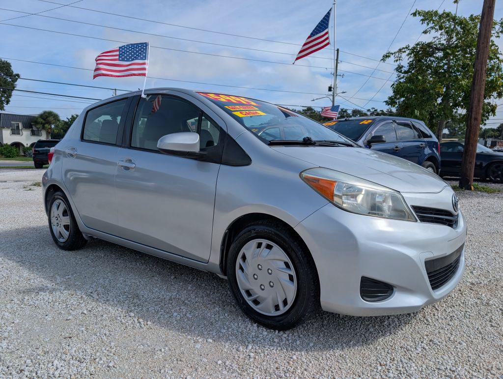 Used 2013 Toyota Yaris LE FWD image 3