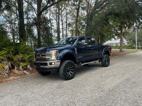 Used 2019 Ford F250 Lariat w/ Lariat Value Package image 12