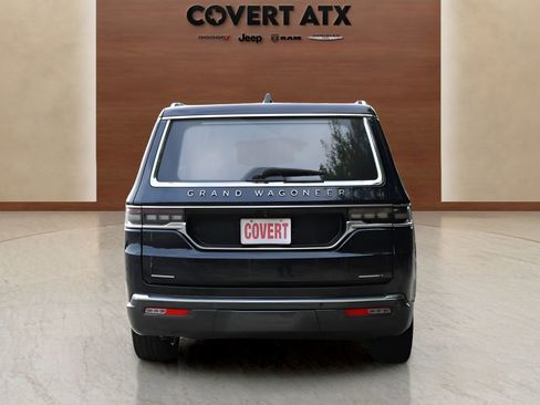 Used 2022 Jeep Grand Wagoneer Series III w/ HD Trailer Tow Package AWD/4WD image 4