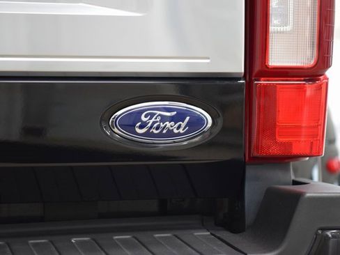 Used 2021 Ford F450 Platinum w/ FX4 Off-Road Package image 22