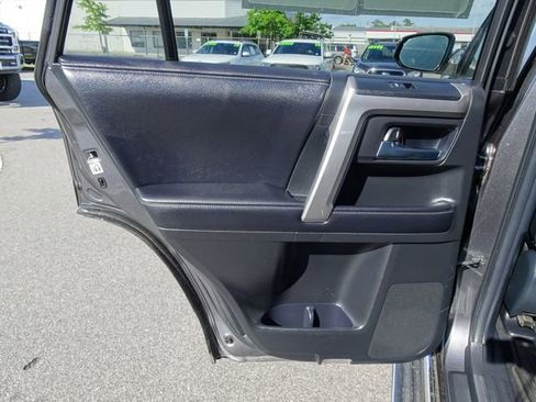 Used 2016 Toyota 4Runner Limited AWD/4WD image 15