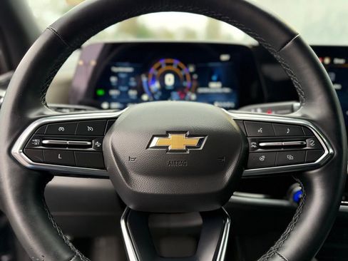 Used 2025 Chevrolet Equinox LT w/ Convenience Package II image 30