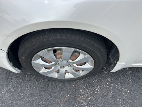 Used 2011 Subaru Impreza 2.5i AWD/4WD image 13