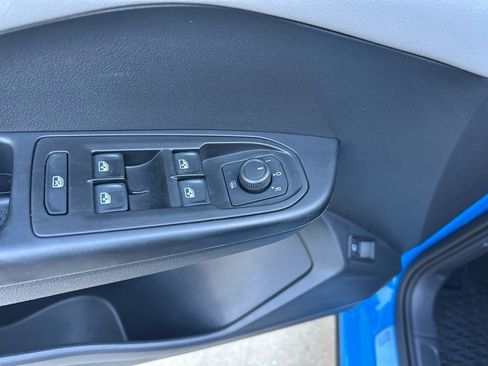 Certified 2023 Volkswagen Taos SE image 54