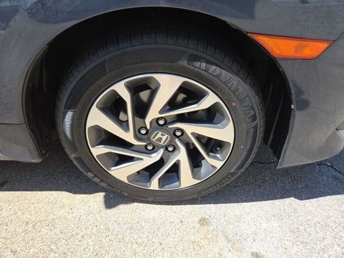Used 2018 Honda Civic EX image 22