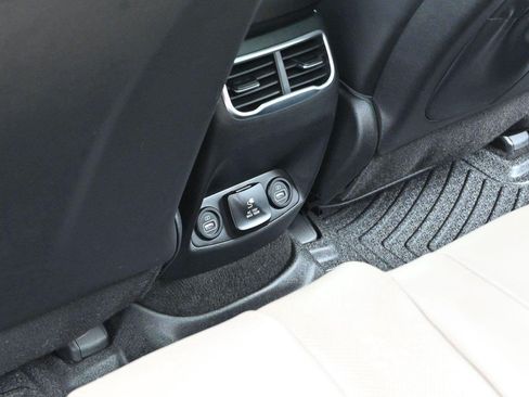 Used 2021 Hyundai Santa Fe Limited FWD image 33